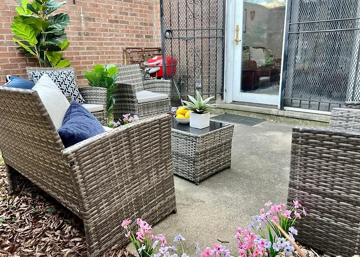Сasa de vacaciones 4 Bedroom In Location Parking Fireplace Back Yard Pets Welcome Chicago