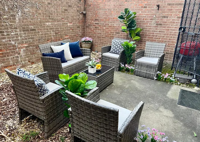 Сasa de vacaciones 4 Bedroom In Location Parking Fireplace Back Yard Pets Welcome *