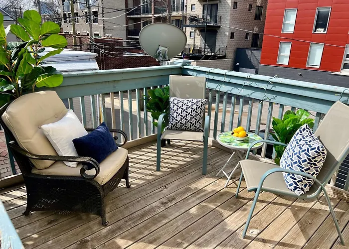 Сasa de vacaciones 4 Bedroom In Location Parking Fireplace Back Yard Pets Welcome *