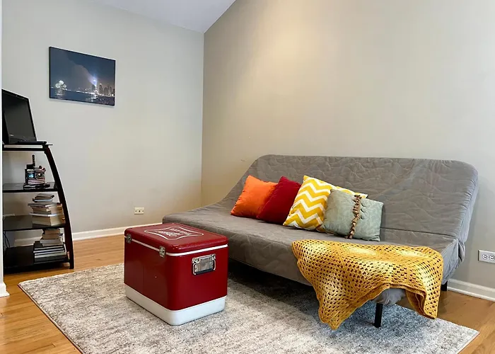 Сasa de vacaciones 4 Bedroom In Location Parking Fireplace Back Yard Pets Welcome Chicago