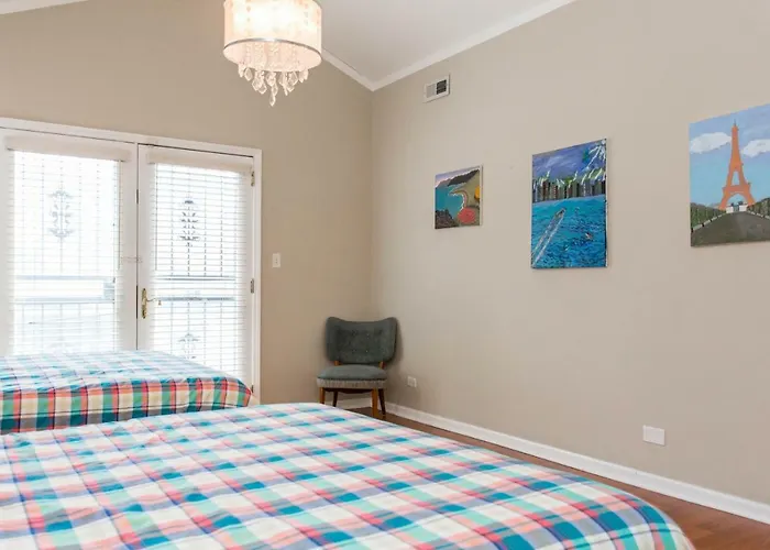 4 Bedroom In Location Parking Fireplace Back Yard Pets Welcome Сasa de vacaciones